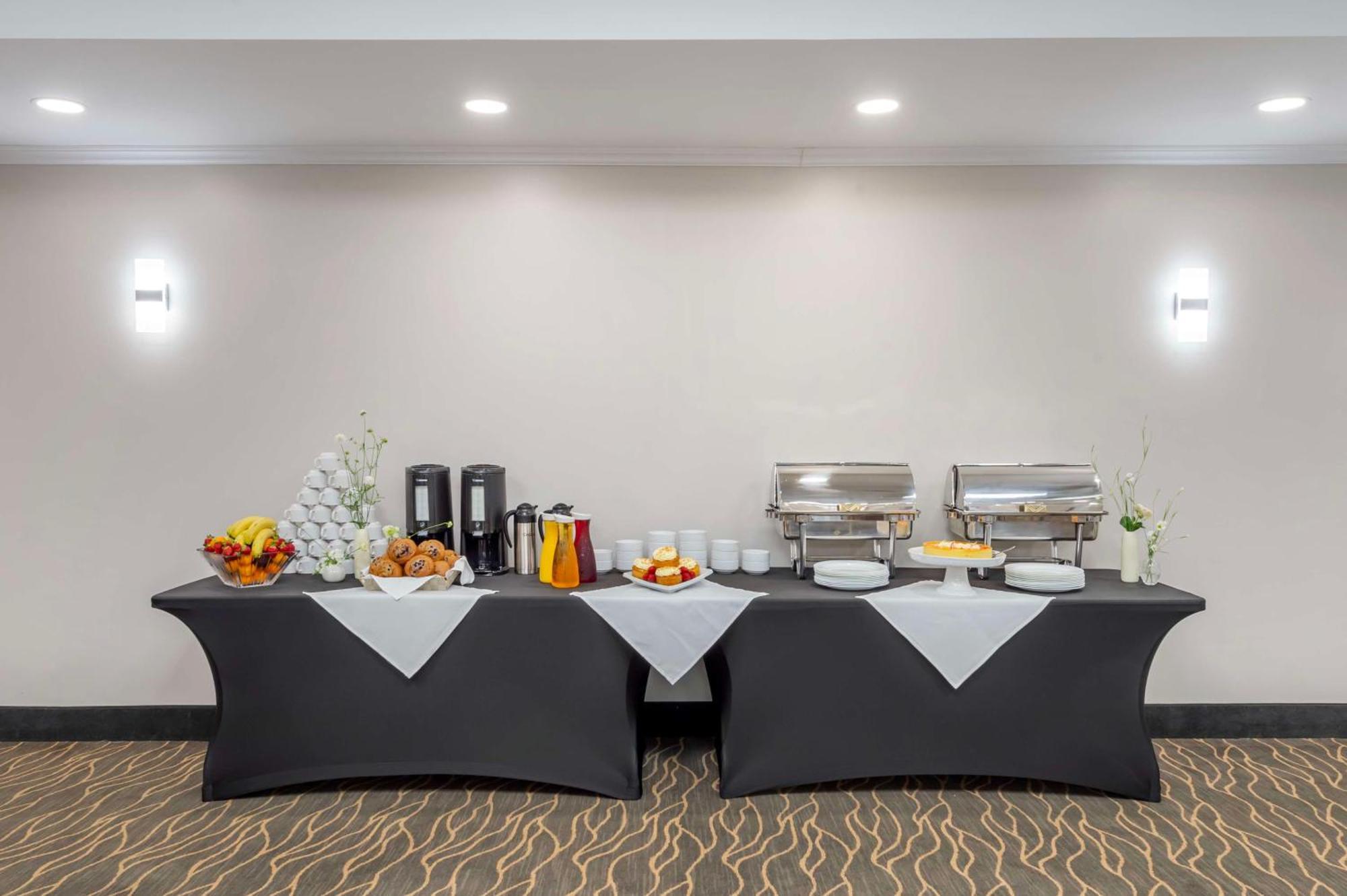 Best Western Plus Ottawa City Centre Экстерьер фото