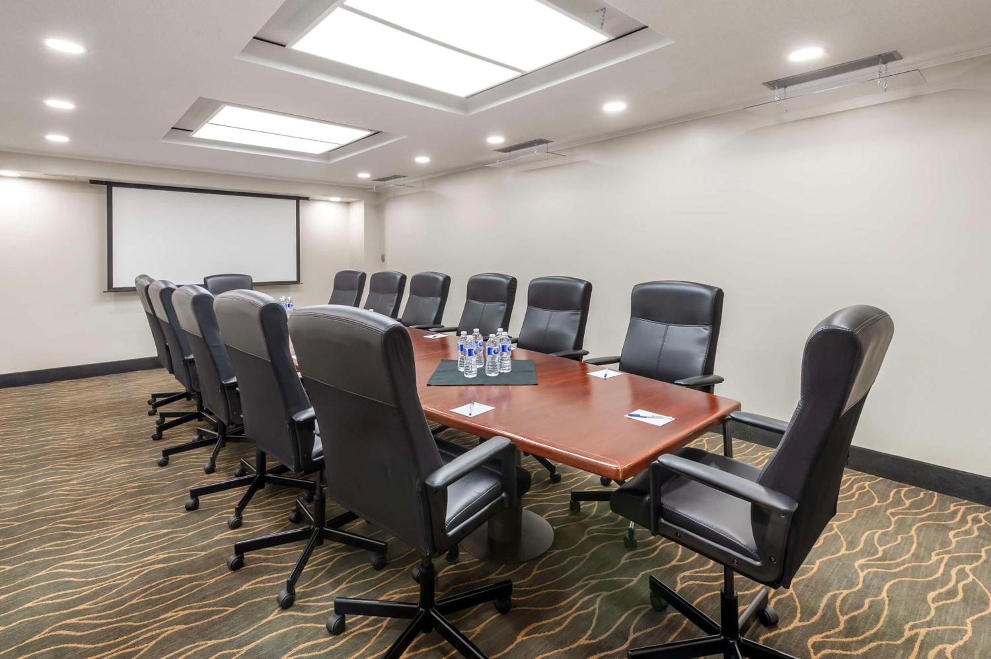 Best Western Plus Ottawa City Centre Экстерьер фото